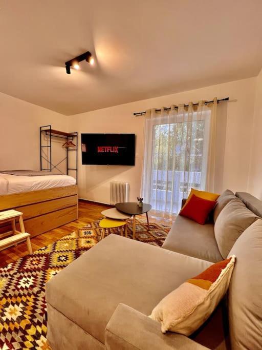 Apartment Lovely 3-min From Palaio Faliro